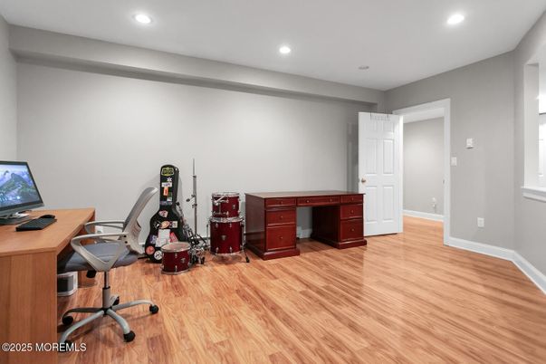 Home Office, Interior, Recessed Lighting, Wood Texture Flooring