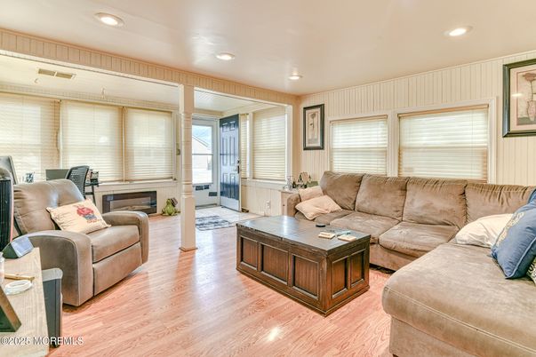 Interior, Living room, Recessed Lighting, Wood Texture Flooring