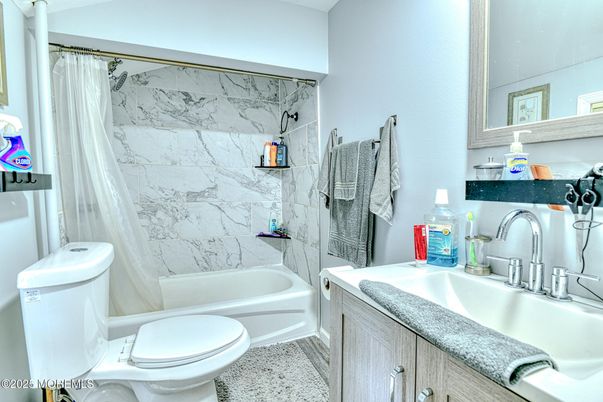 Bathroom, Interior, Marble Walls