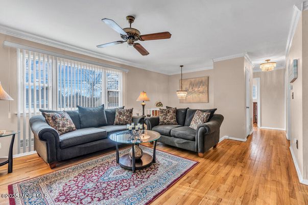 Interior, Living room, Pendant Lights, Wood Texture Flooring