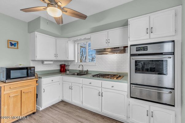 Interior, Kitchen, Stainless Steel Appliances, Wood Texture Flooring