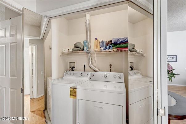 Interior, Utility Closets, Washer, Wood Texture Flooring