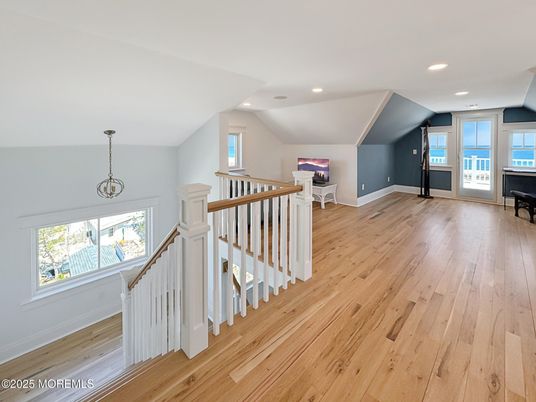 Interior, Pendant Lights, Recessed Lighting, Wood Texture Flooring