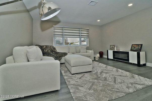 Interior, Living room, Recessed Lighting, Wood Texture Flooring