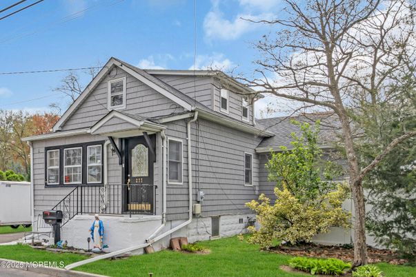 Exterior, Facade, Queen Anne Victorian