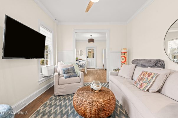 Interior, Living room, Pendant Lights, Wood Texture Flooring