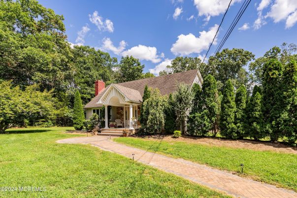 Backyard, Exterior, Facade, Queen Anne Victorian