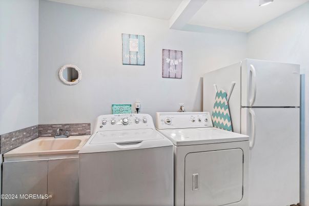 Interior, Recessed Lighting, Utility Closets, Washer
