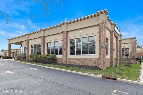 Exterior, Facade, Brick Facade, Brick Traditional
