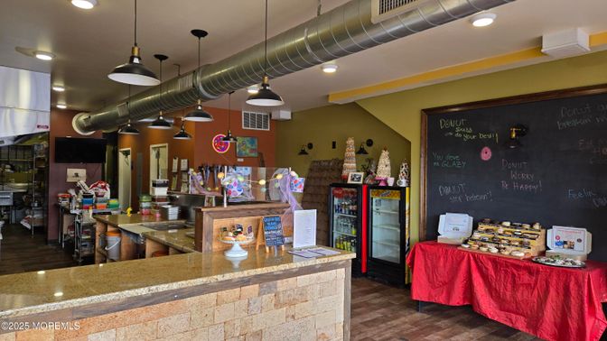Interior, Pendant Lights, Recessed Lighting, Wood Texture Flooring