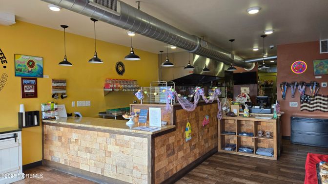 Interior, Pendant Lights, Recessed Lighting, Wood Texture Flooring
