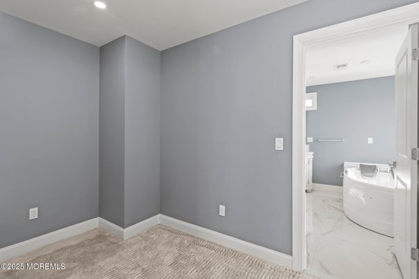 Empty room, Interior, Marble, Recessed Lighting