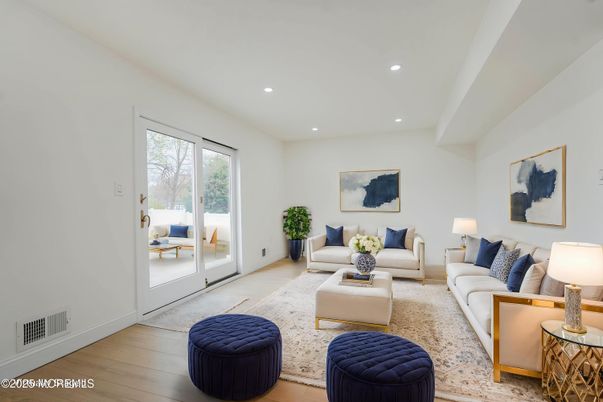 Interior, Living room, Recessed Lighting, Wood Texture Flooring