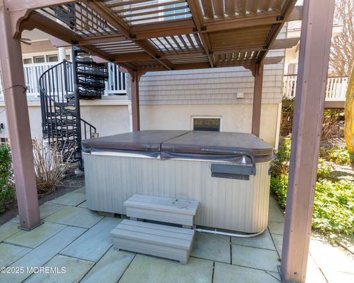 Exterior, Hot Tub
