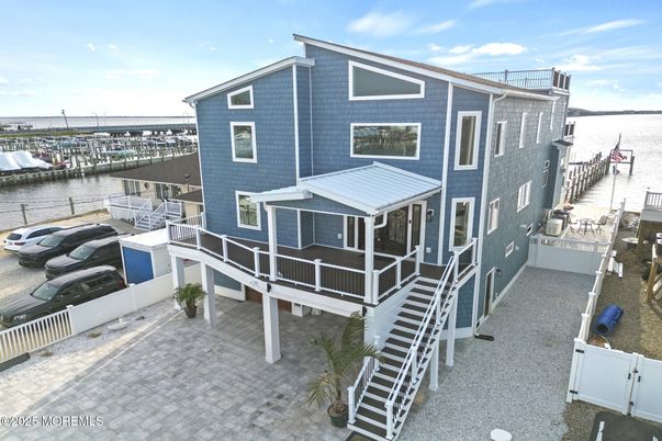 Exterior, Water
