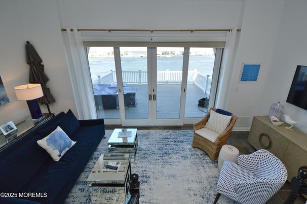Interior, Living room, Water