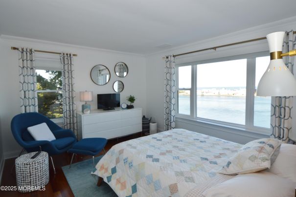 Bedroom, Interior, Water