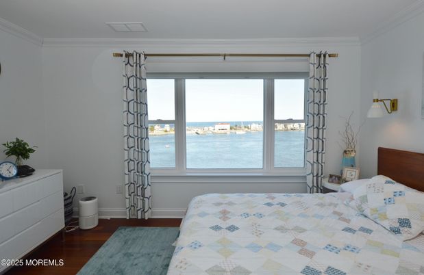 Bedroom, Interior, Water, Wood Texture Flooring