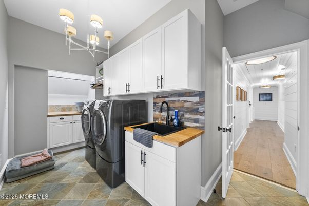 Interior, Washer, Wood Texture Flooring