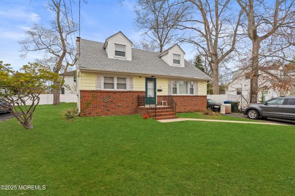 Exterior, Facade, Brick Facade, Cape Cod