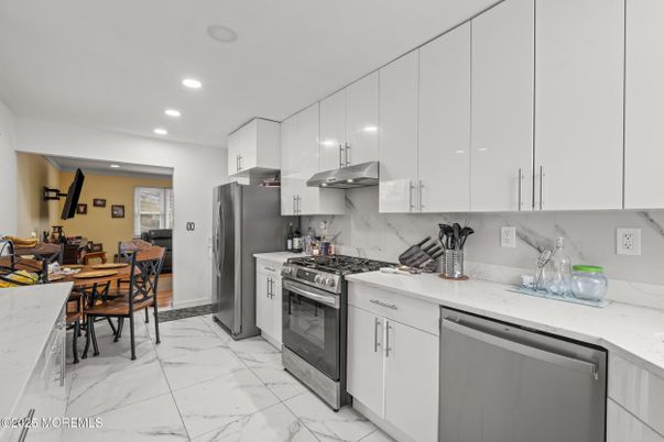 Dining room, Interior, Kitchen, Marble, Recessed Lighting, Stainless Steel Appliances