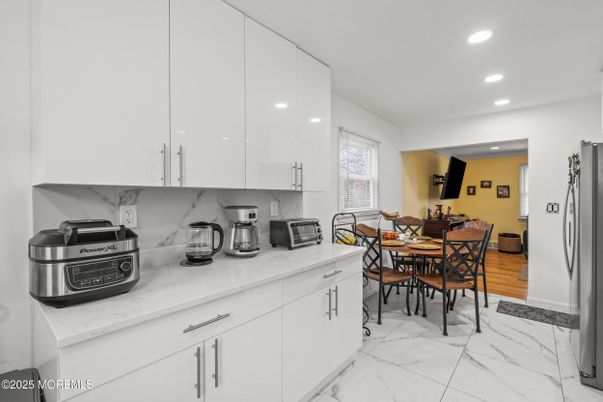Dining room, Interior, Kitchen, Marble, Recessed Lighting
