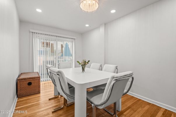 Chandelier, Dining room, Interior, Recessed Lighting, Wood Texture Flooring