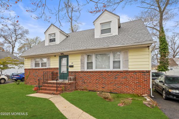 Exterior, Facade, Brick Facade, Cape Cod