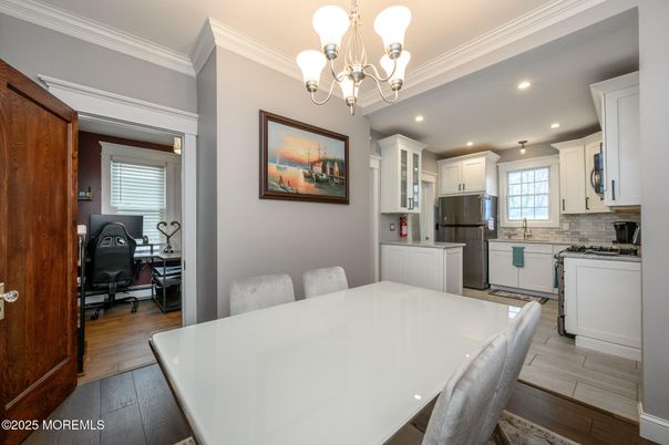 Chandelier, Dining room, Interior, Kitchen, Recessed Lighting, Wood Texture Flooring
