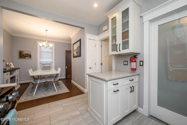 Chandelier, Dining room, Interior, Recessed Lighting, Wood Texture Flooring