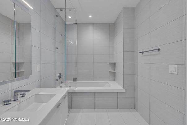 Bathroom, Dual Sink Vanities, Interior, Recessed Lighting