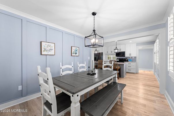 Dining room, Interior, Kitchen, Pendant Lights, Wood Texture Flooring
