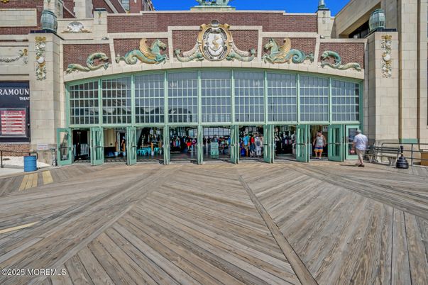 Exterior, Wood Texture Flooring