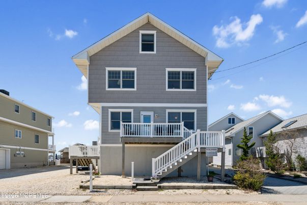 Exterior, Facade, American Craftsman