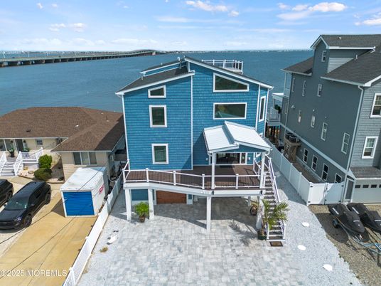 Exterior, Water