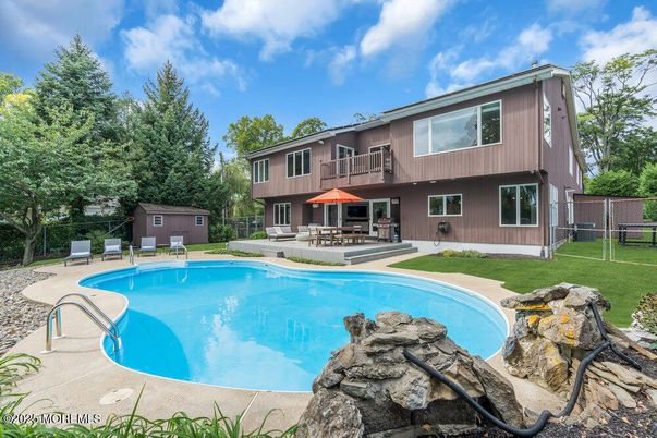 Exterior, Pool