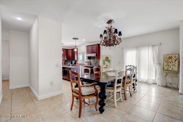 Chandelier, Dining room, Interior, Kitchen, Recessed Lighting