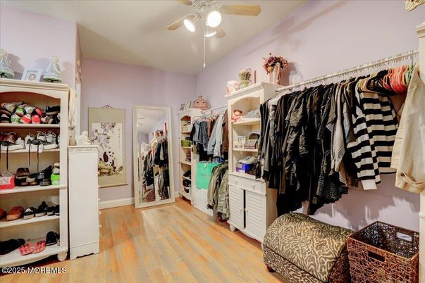 Interior, Walk-in Closets, Wood Texture Flooring