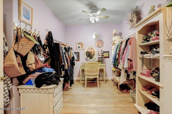 Interior, Walk-in Closets, Wood Texture Flooring