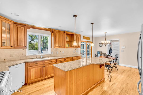 Chandelier, Dining room, Interior, Kitchen, Pendant Lights, Recessed Lighting, Wood Texture Flooring