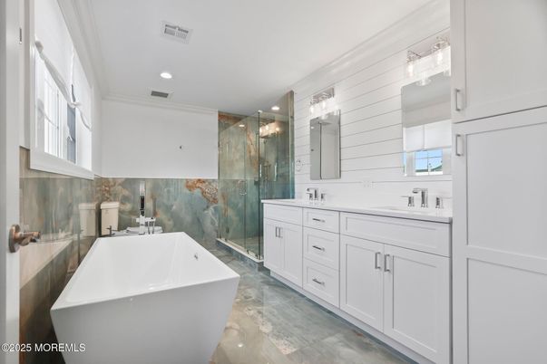 Bathroom, Dual Sink Vanities, Free Standing Baths, Glass Shower, Interior, Recessed Lighting