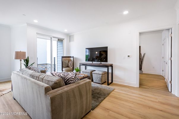 Interior, Living room, Recessed Lighting, Wood Texture Flooring