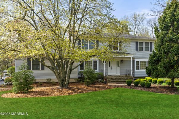 Exterior, Facade, Raised Ranch
