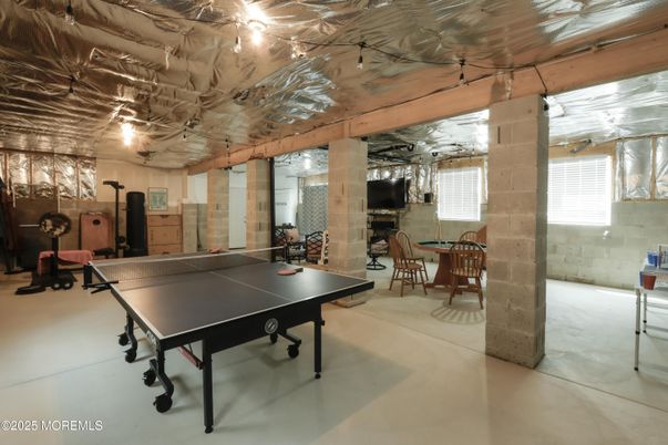 Game Room, Interior