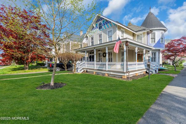 Backyard, Exterior, Facade, Queen Anne Victorian