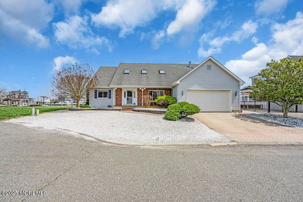 Attached, Exterior, Facade, Brick Facade, Cape Cod