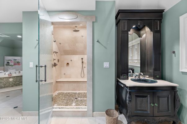 Bathroom, Interior, Recessed Lighting
