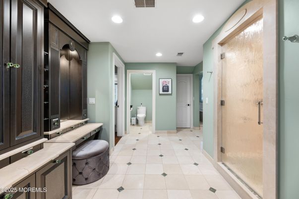 Bathroom, Interior, Recessed Lighting