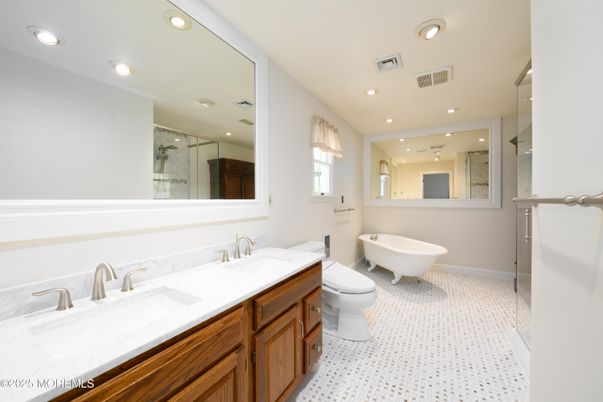 Bathroom, Dual Sink Vanities, Free Standing Baths, Interior, Recessed Lighting