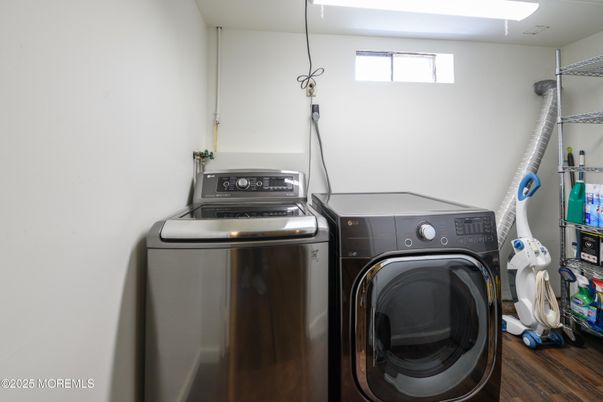 Interior, Washer, Wood Texture Flooring